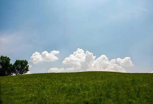 塞罕坝传奇：三代护林人铸就绿色奇迹